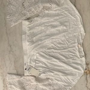 NWT Wild Pearl L white crop top